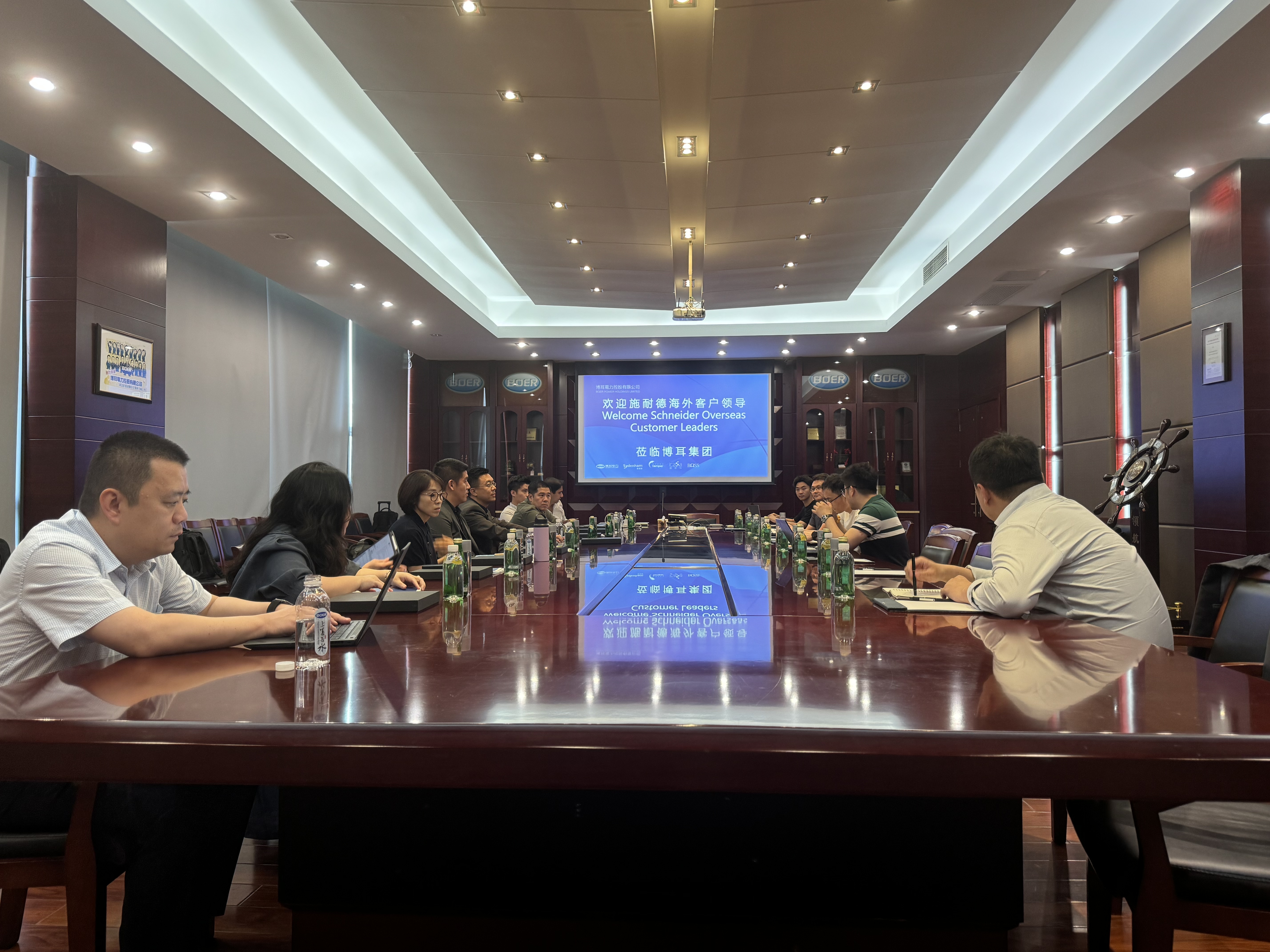 施耐德海外事业部，东南亚售后服务部领导莅临博耳